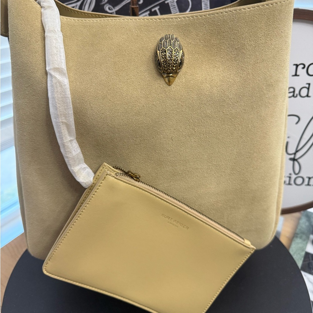 NWT Kurt Geiger London Large Bond Hobo Bag in pale green suede - Picture 2 of 10